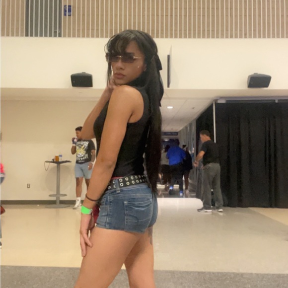 Meet your Posher, Dia🤞🏽 - Picture 4 of 16